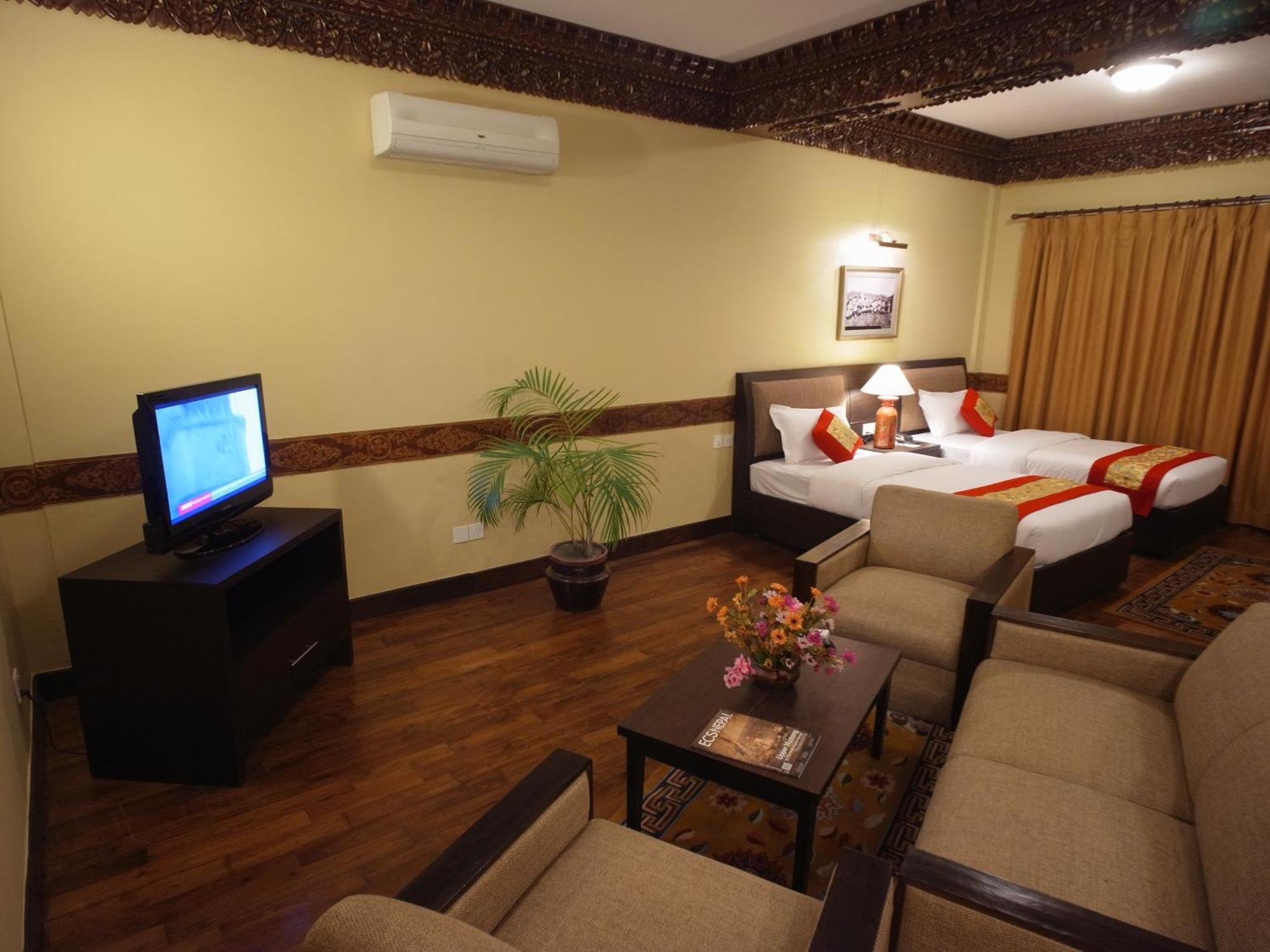 Hotel Tibet International Катманду Екстериор снимка