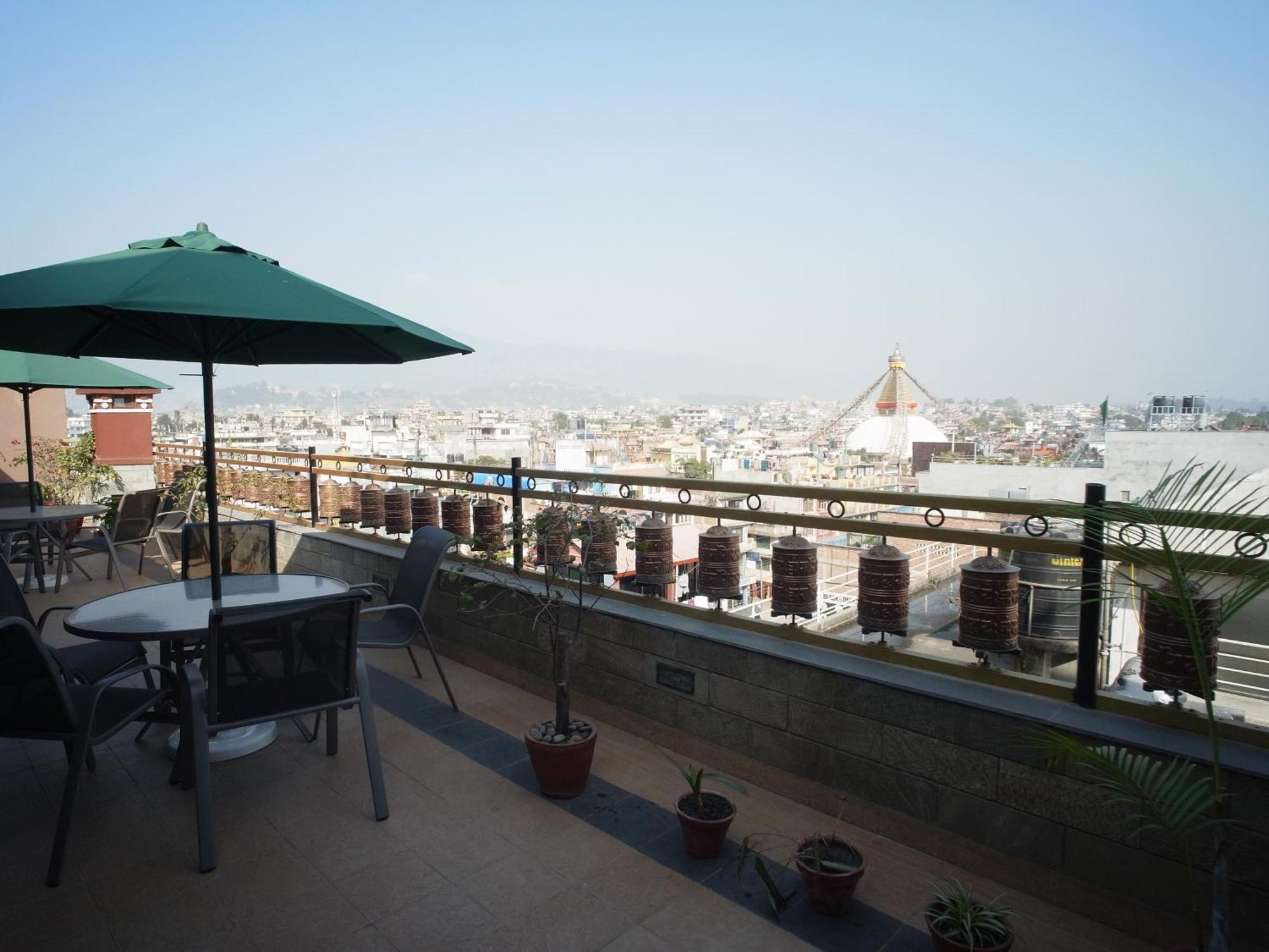 Hotel Tibet International Катманду Екстериор снимка