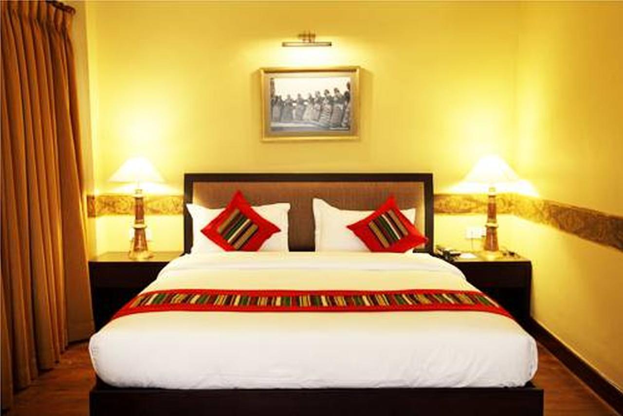 Hotel Tibet International Катманду Екстериор снимка