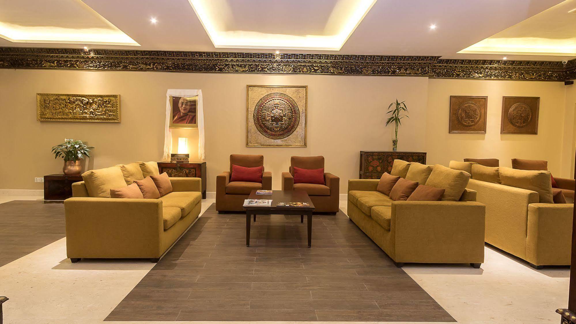 Hotel Tibet International Катманду Екстериор снимка