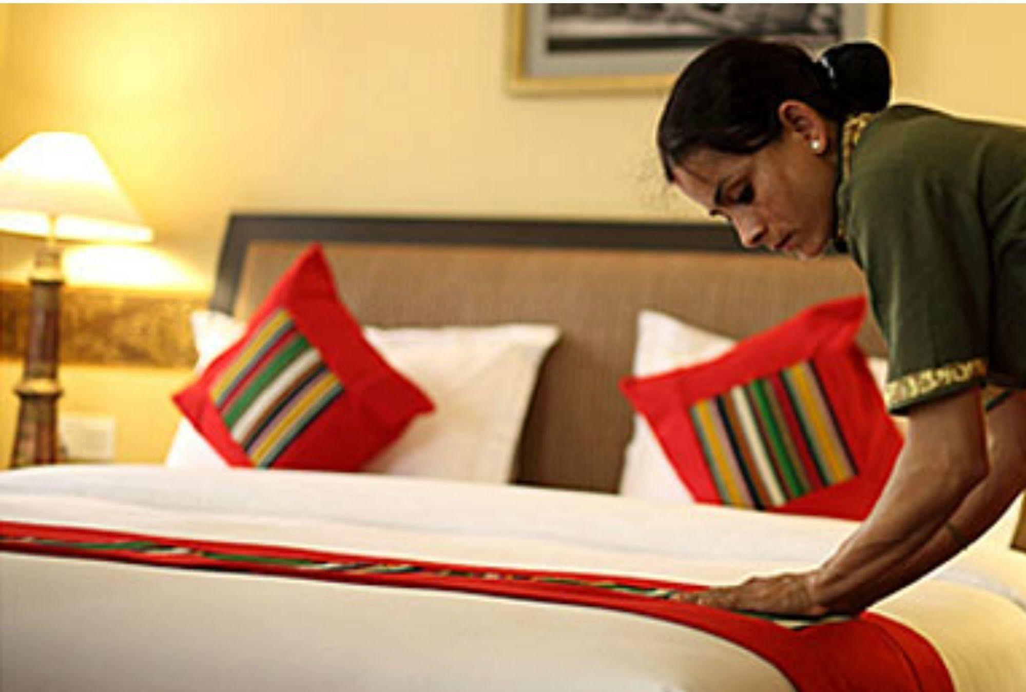 Hotel Tibet International Катманду Екстериор снимка
