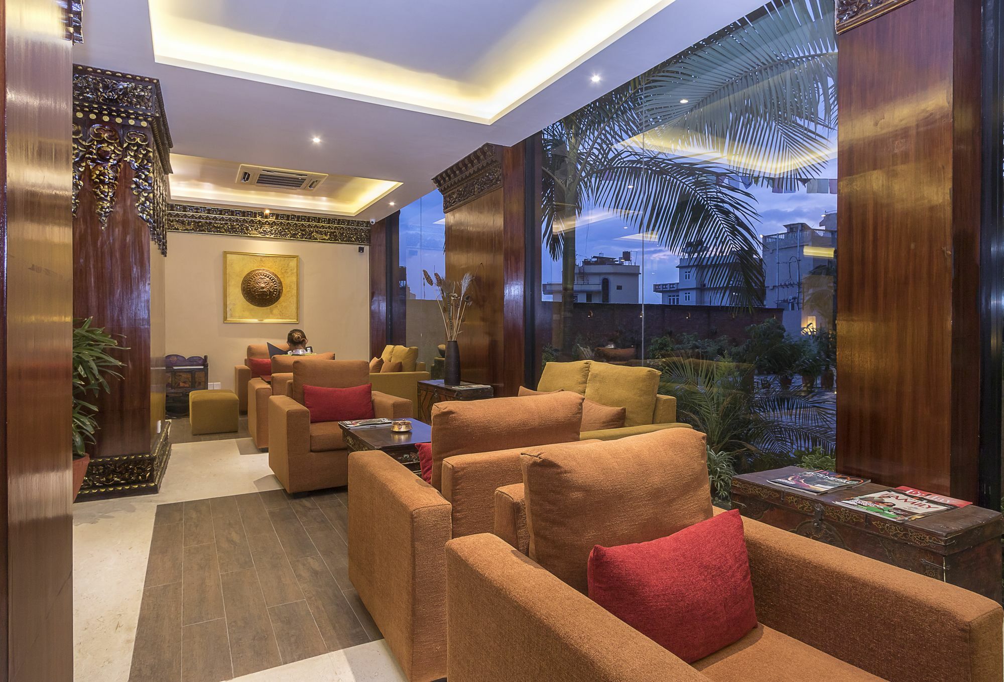 Hotel Tibet International Катманду Екстериор снимка